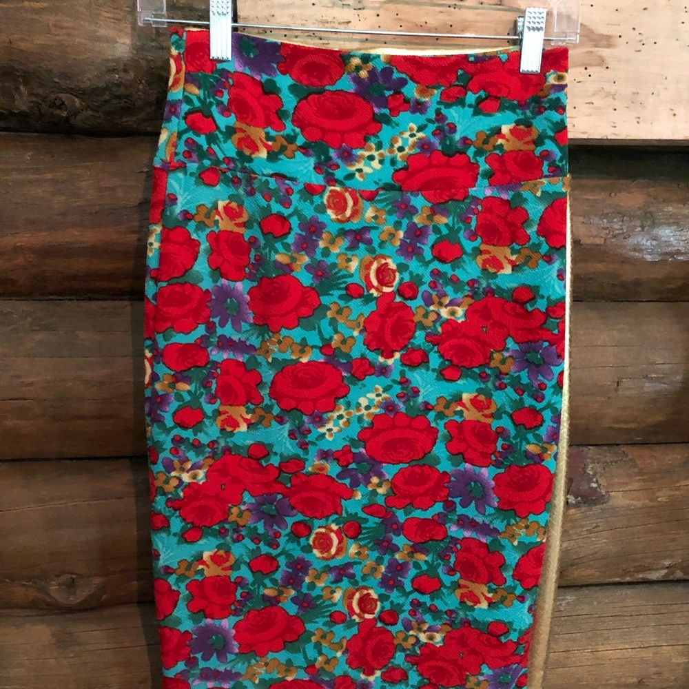 Xs Lularoe Cassie bright floral unicorn